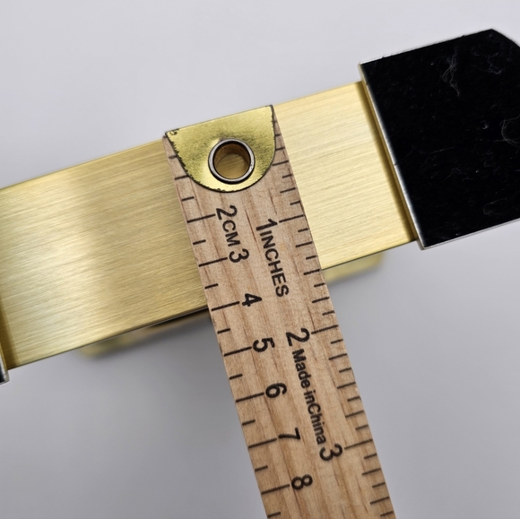 Elegant Gold Quartz Table Clock - Picture 6 of 6